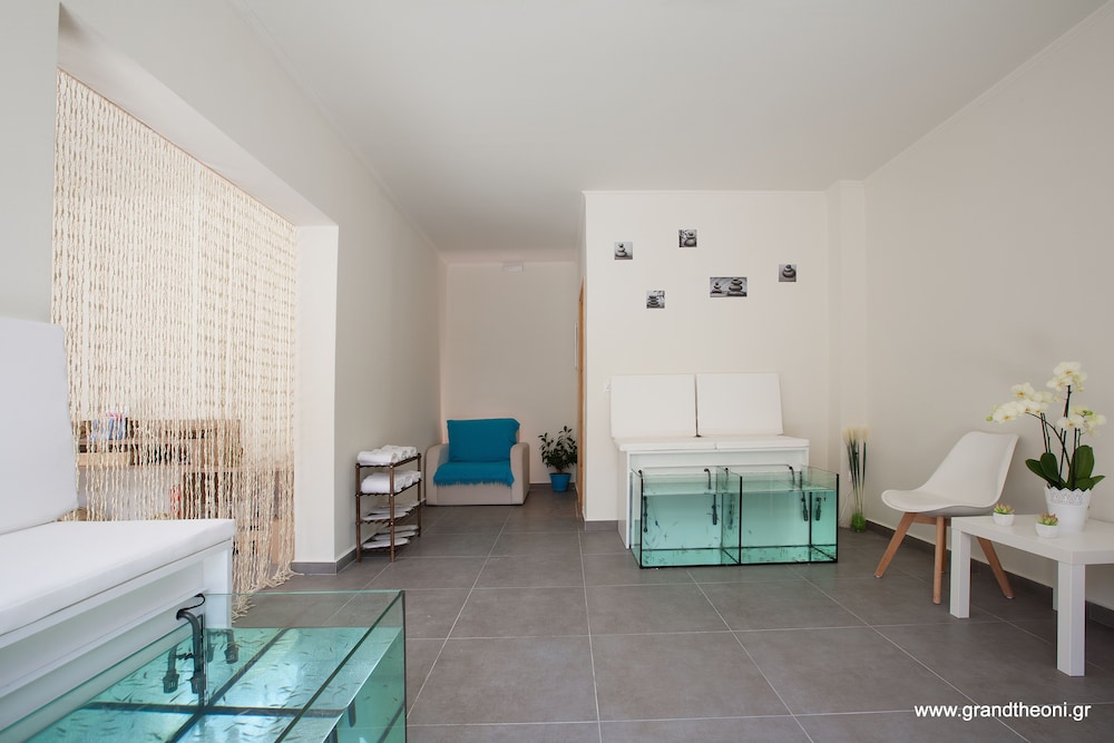 Grand Theoni Hotel Suites And Spa 26/71