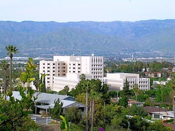 Holiday Inn Express & Suites Moreno Valley - Riverside 32/47
