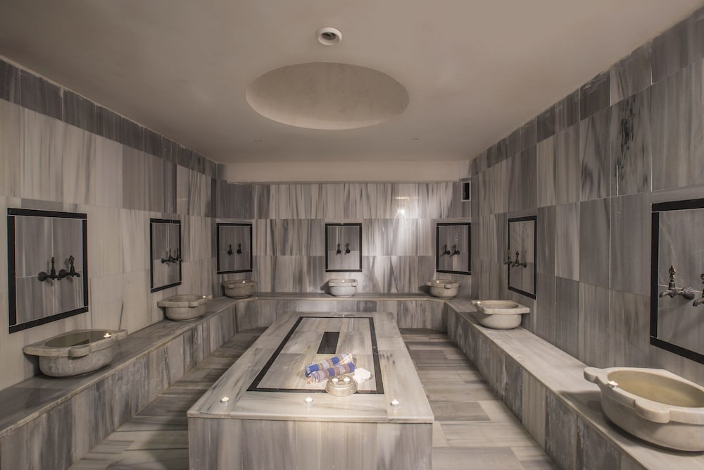 Tokay Hotel 32/50