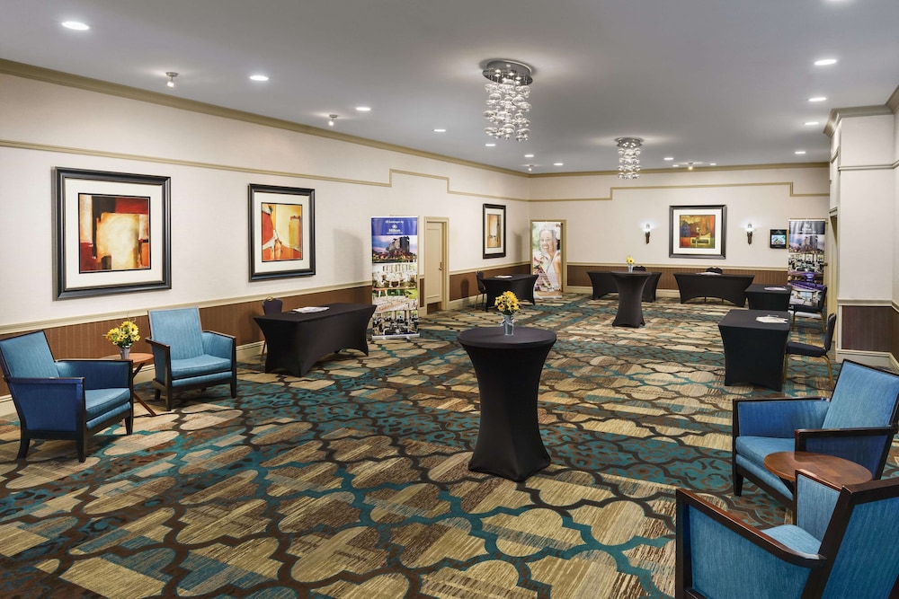 Hilton Charlotte University Place 55/66
