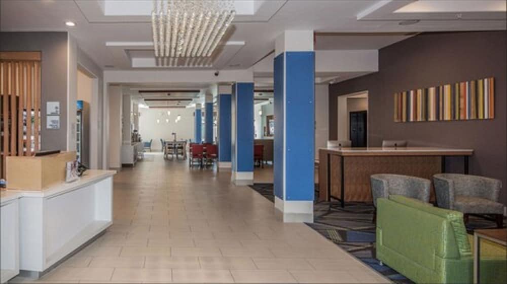 Holiday Inn Express Hotel Suites Houston Alvin 10/52