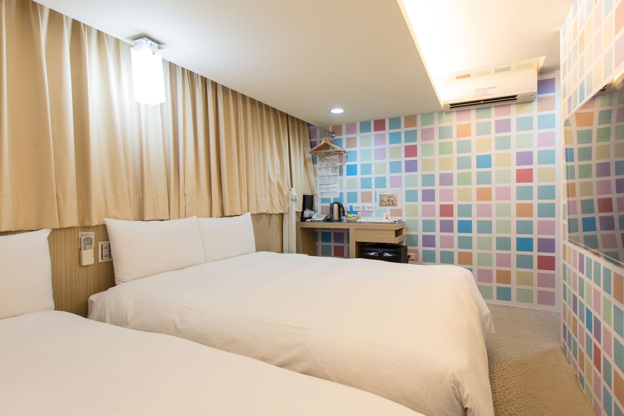 ROOM, TRIPLE
