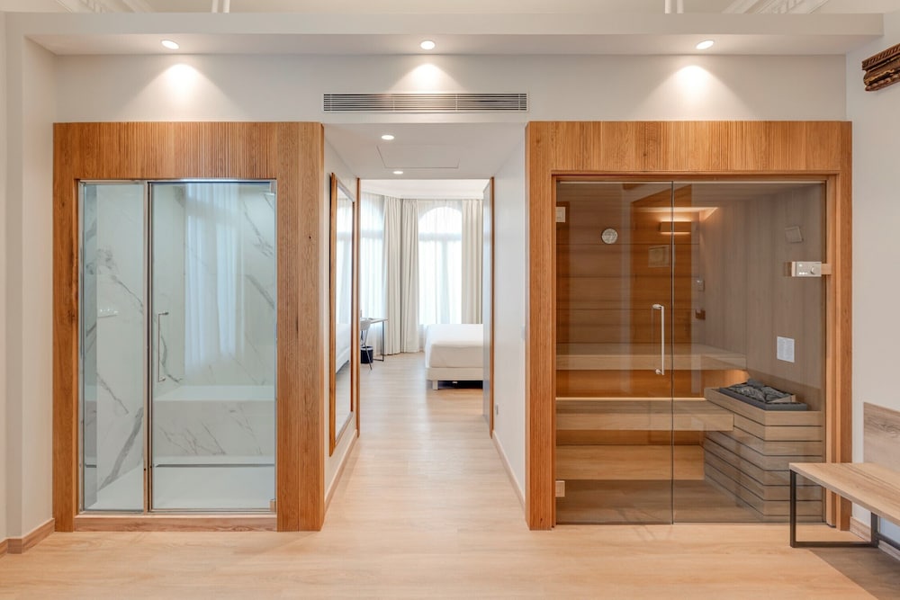Hotel Mirlo Barcelona 18/40