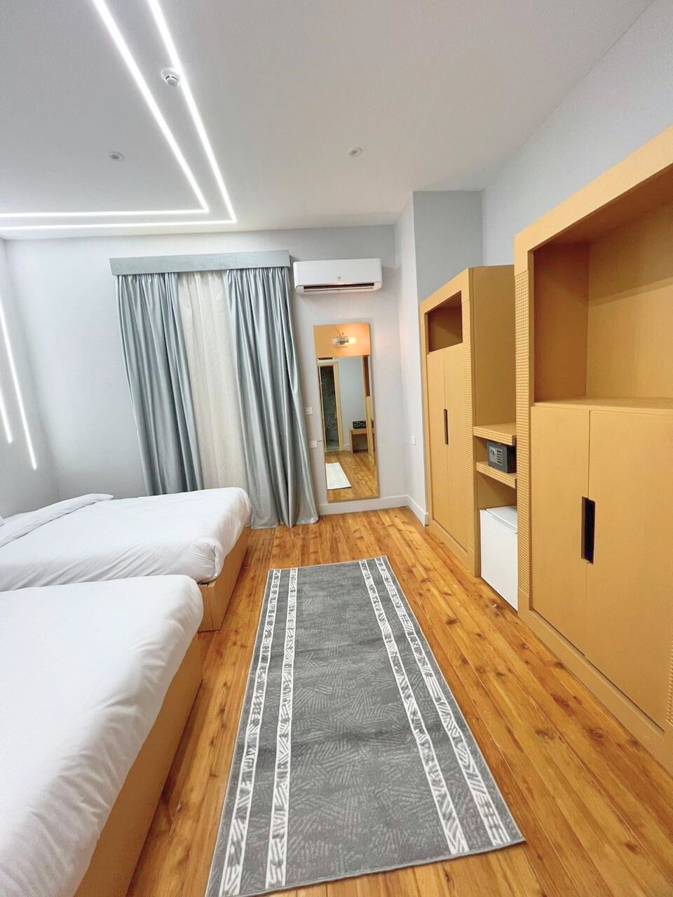 DELUXE DOUBLE ROOM TWIN BED