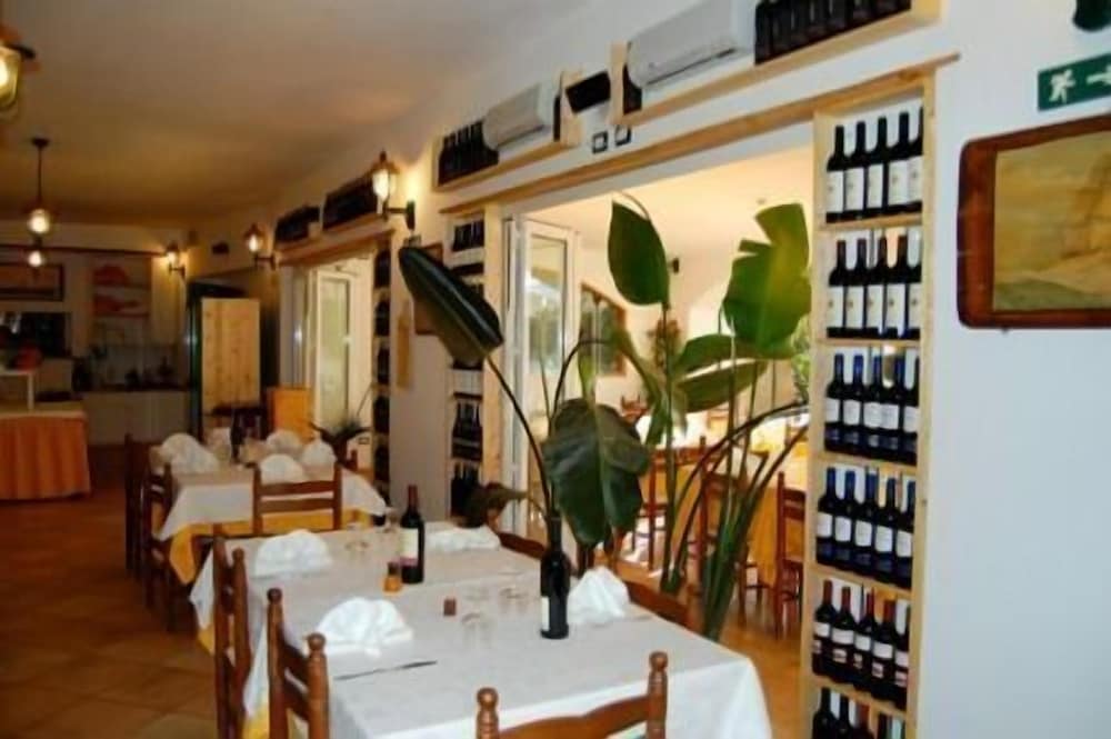 Aparthotel Domus De Janas Sul Mare 35/50