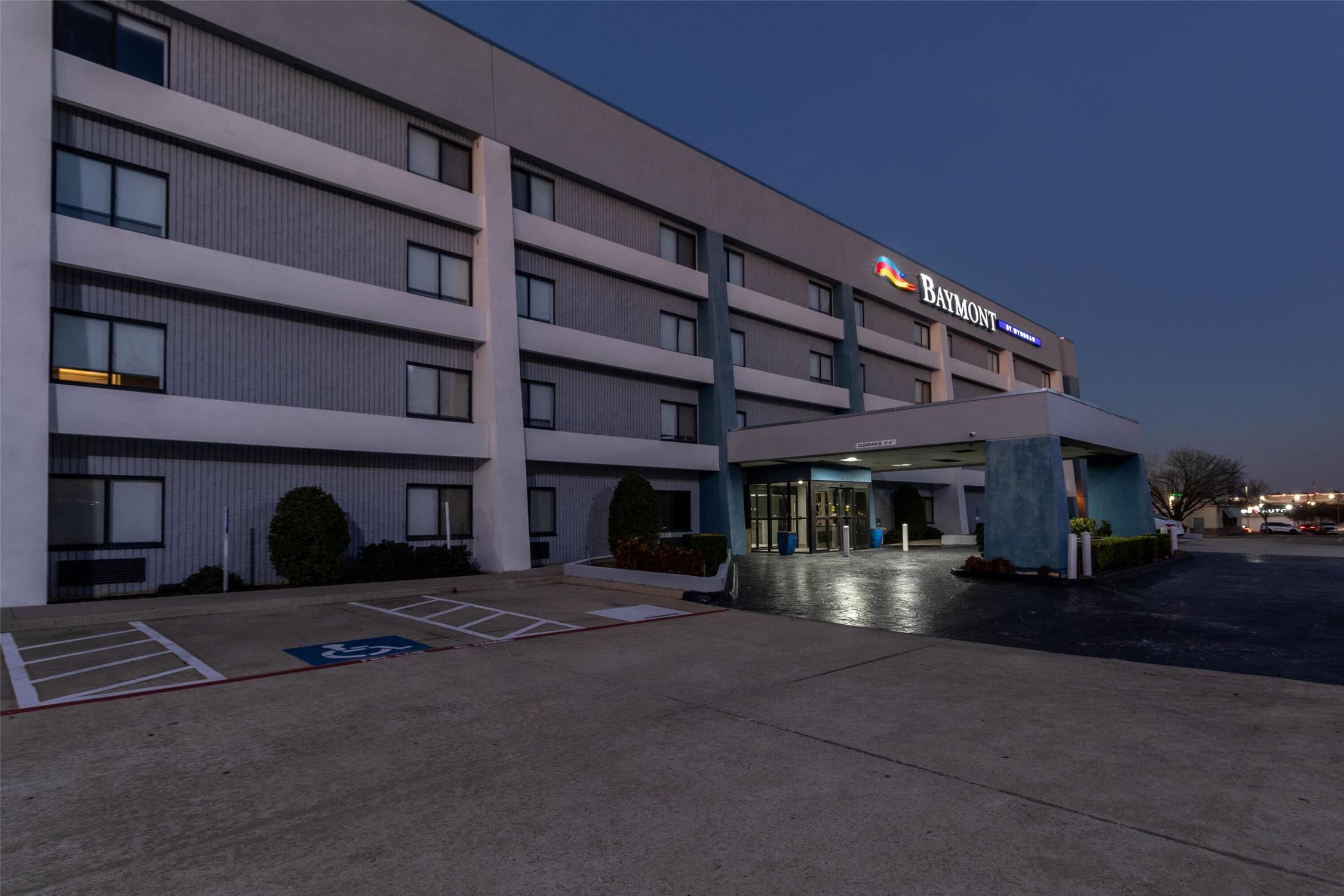 Baymont By Wyndham Arlington At Six Flags Dr 38/41