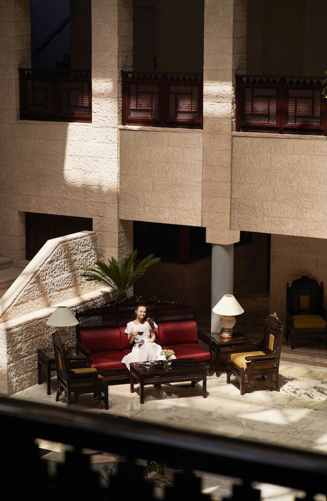 Grand Mercure Petra 9/91