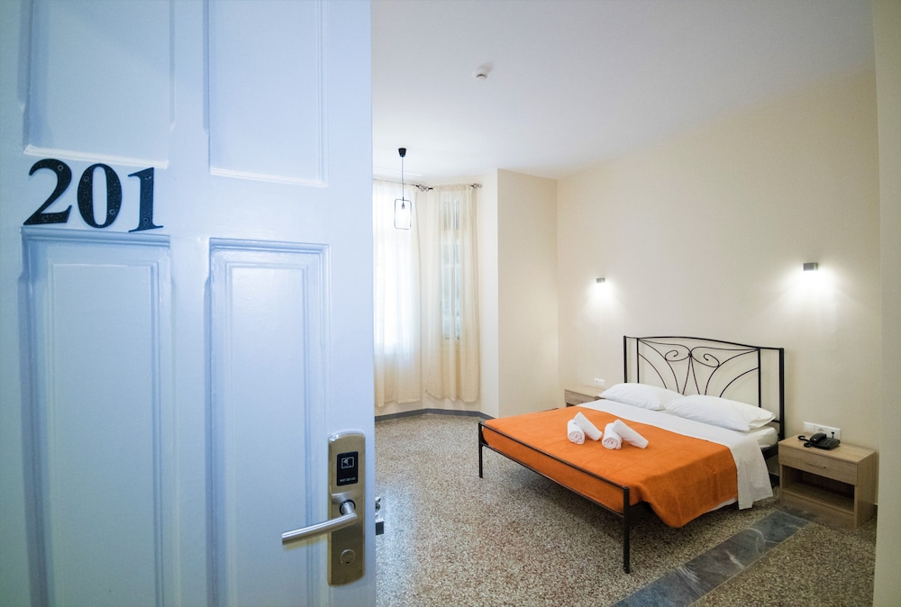 Athens Psiri Hotel 8/36