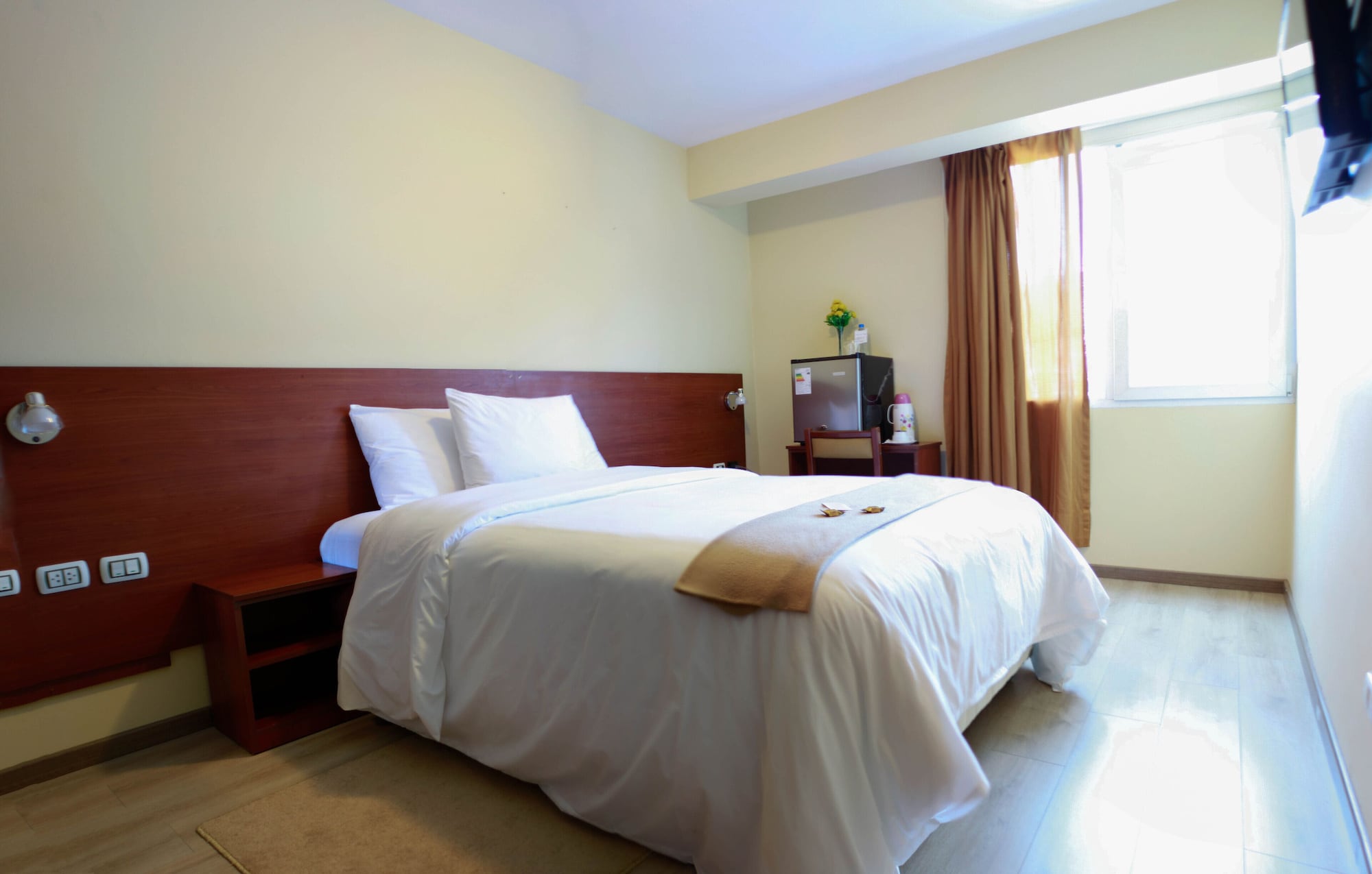DELUXE, SINGLE, DOUBLE BED
