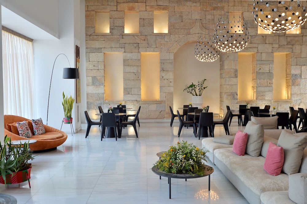 Athenaeum Grand Hotel 33/50