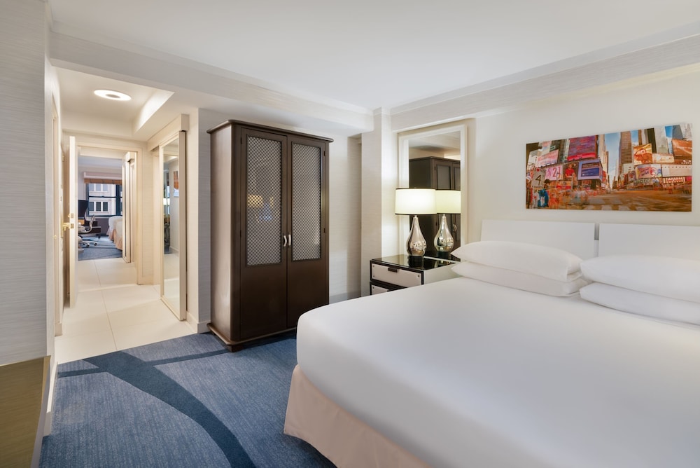 Room, King Bed, Park Avenue View