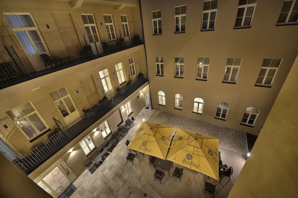 Ea Hotel New Town 5/47