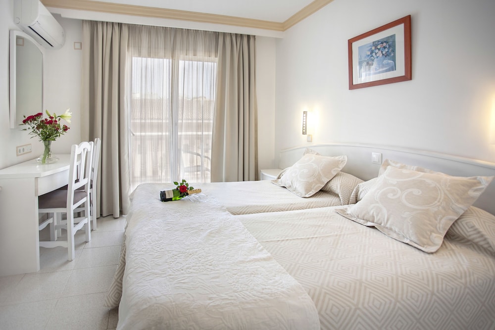 STANDARD, SINGLE, DOUBLE BED, BALCONY