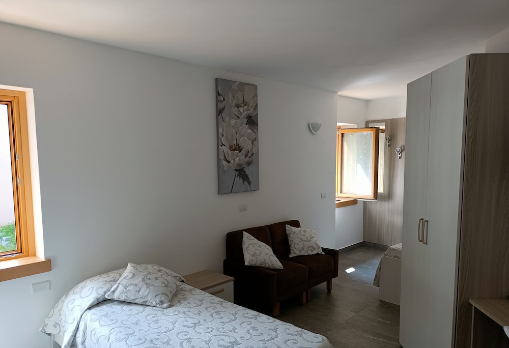 Gufo Hotel Sat Arr Dep Only 13/47