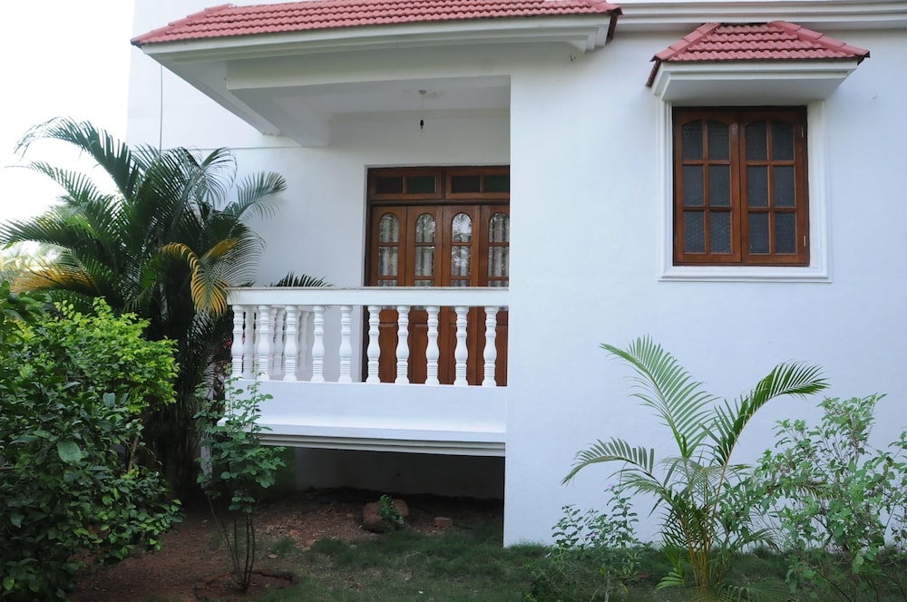D'souza's Holiday Homes 2/19