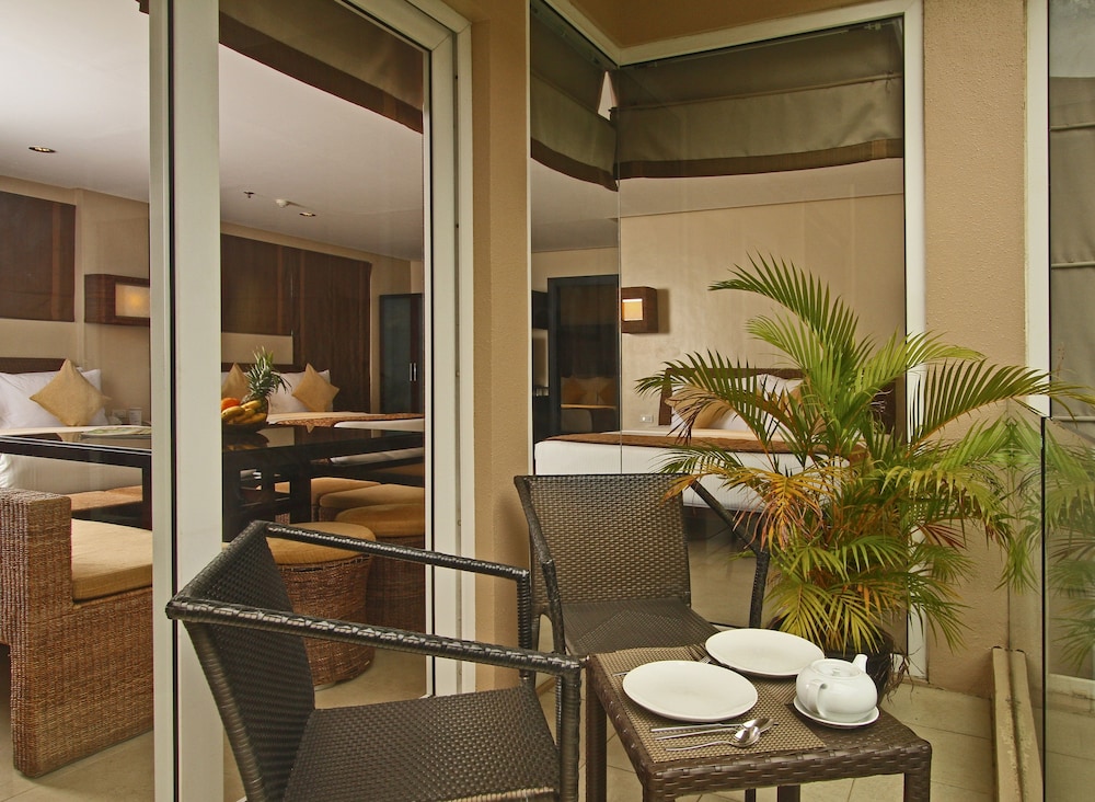Two Seasons Boracay Resort 43/46