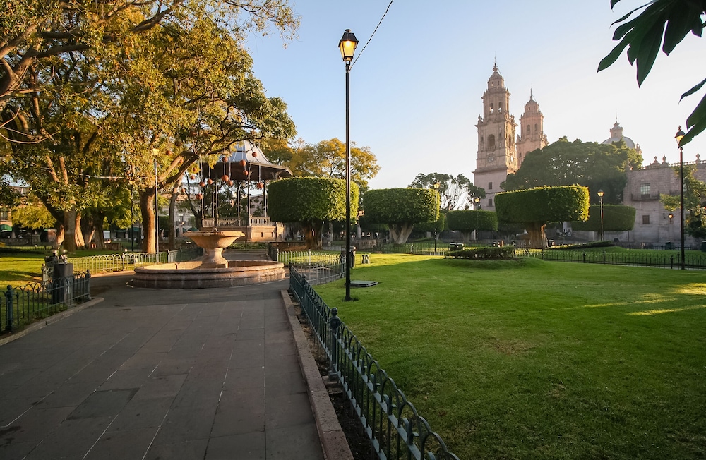 Hotel Casino Morelia 40/44