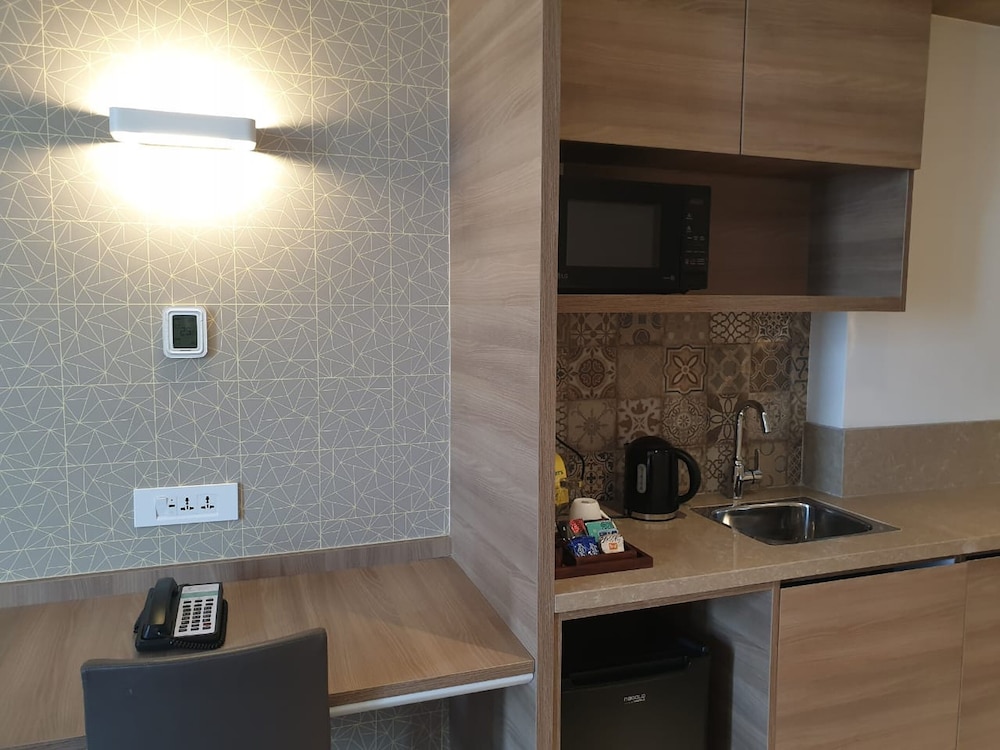 Holiday Inn Gurugram Sector 90 64/77