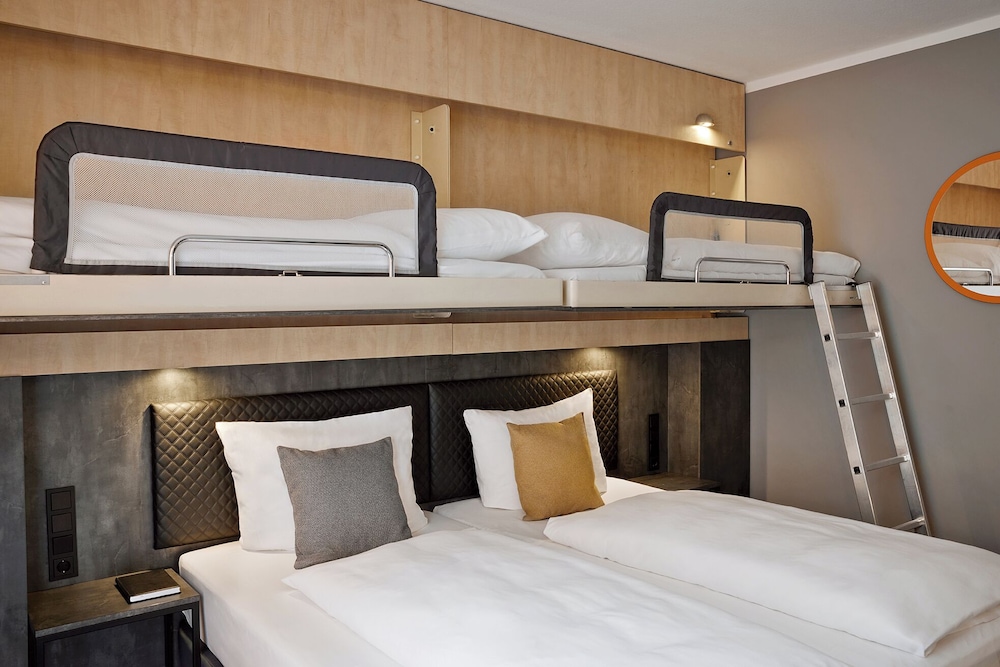 Junges Hotel Hamburg 25/50