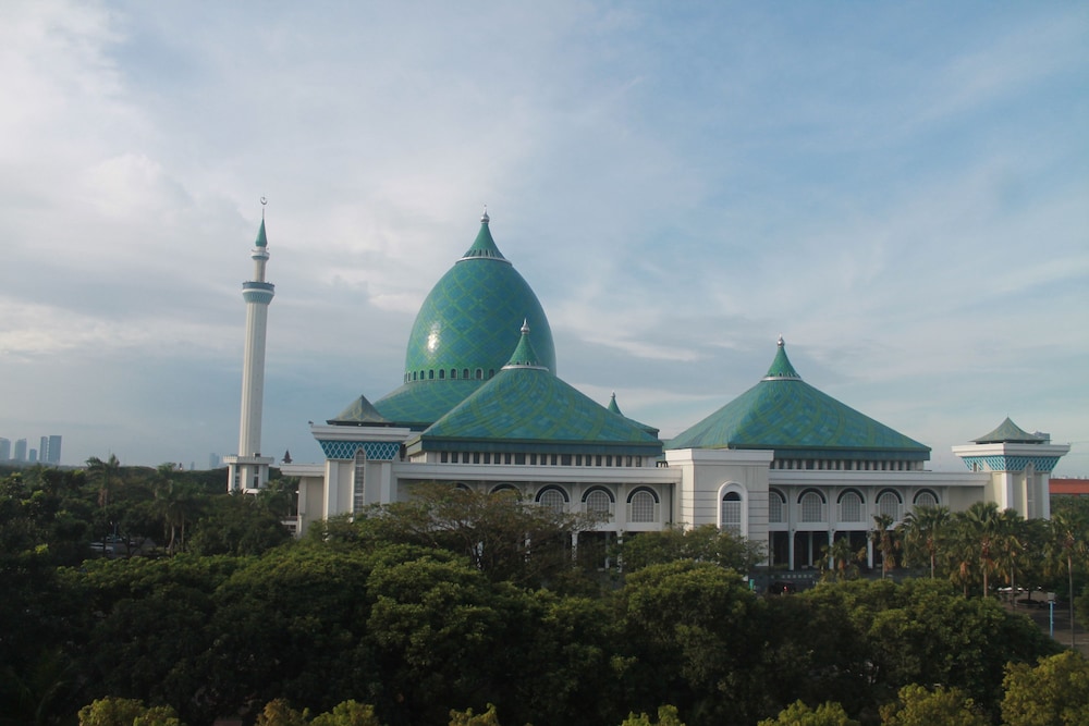 Namira Syariah Surabaya Hotel 4/39