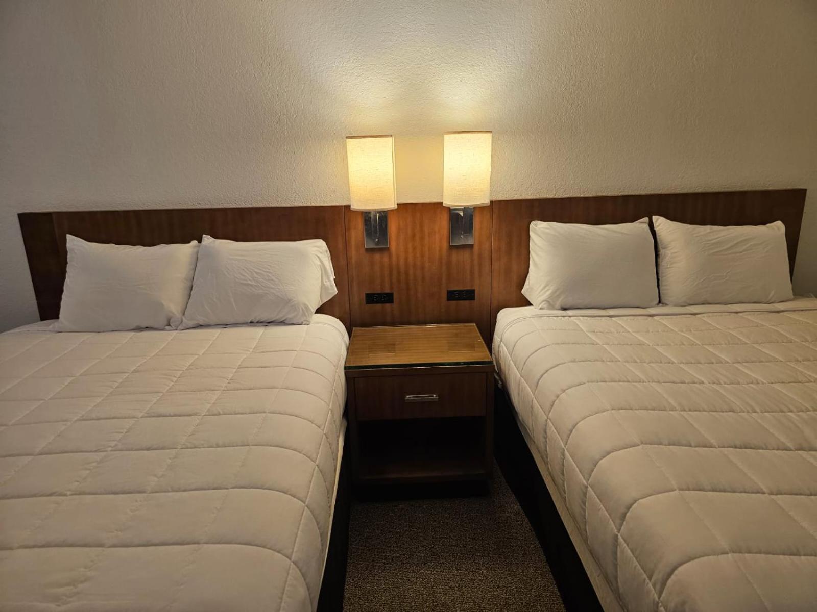 Hotel Simply Stay 8/22