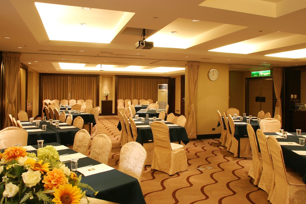 Grand Forward Hotel 27/36