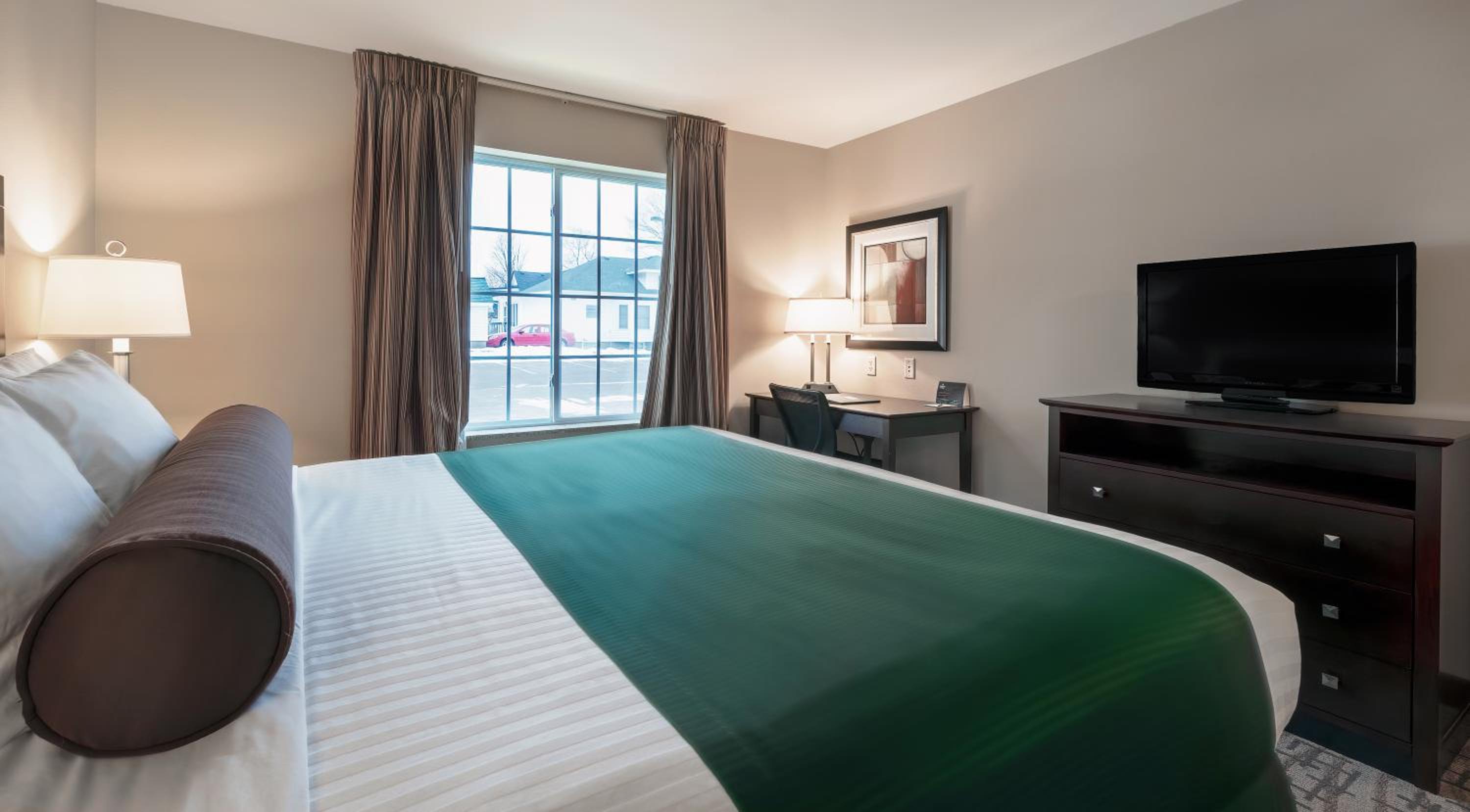 غرفة بسرير كينج، Cobblestone Inn & Suites Durand 4/8