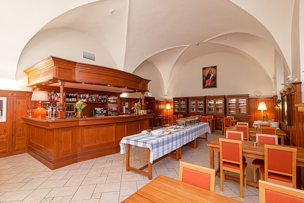 Hotel Domus Maria 33/50