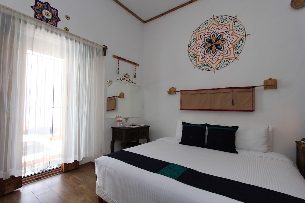 Sereno Art Hotel 14/78