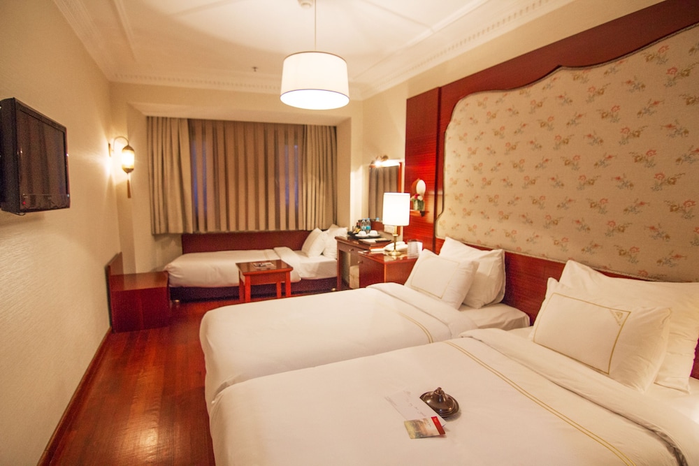 ROOM, TRIPLE