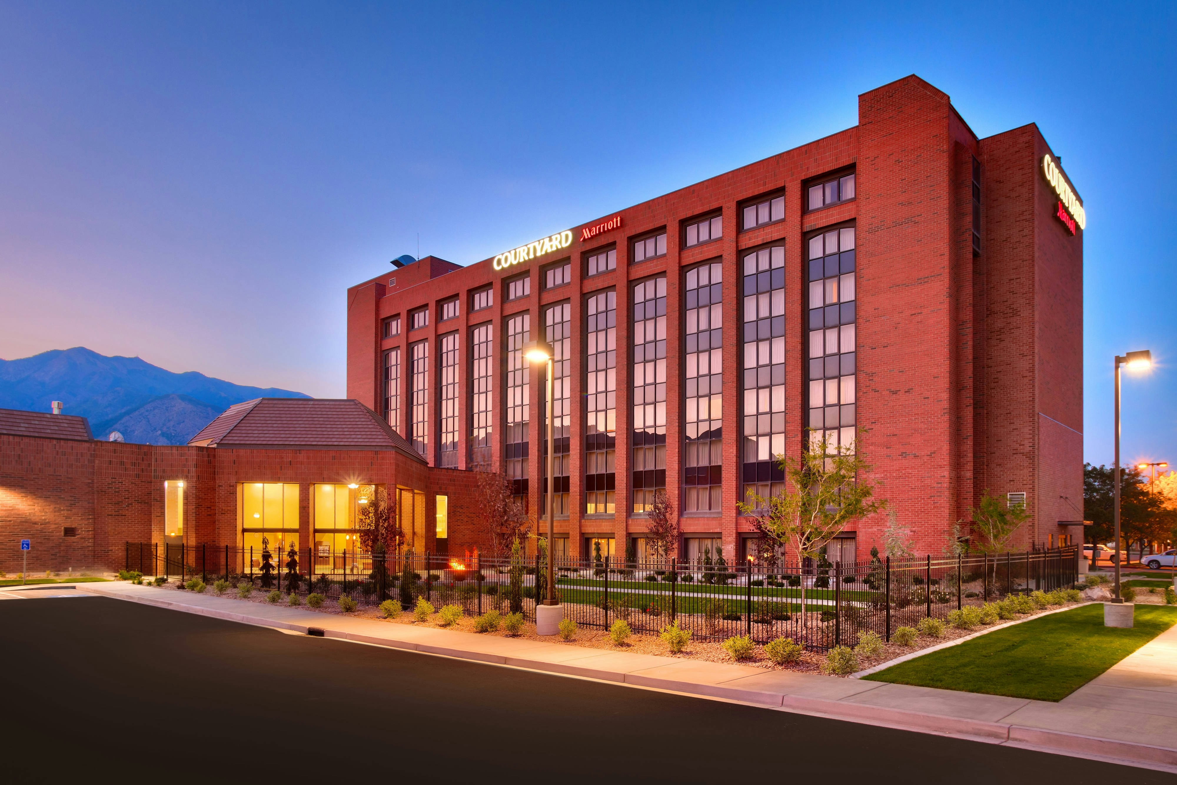 COURTYARD BY MARRIOTT OGDEN 1/6