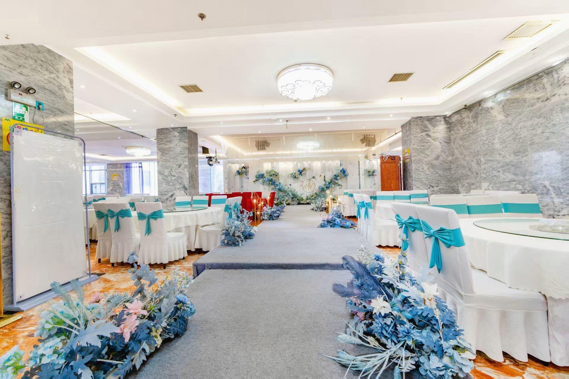 Xuanwei Meihuan Hotel 18/25