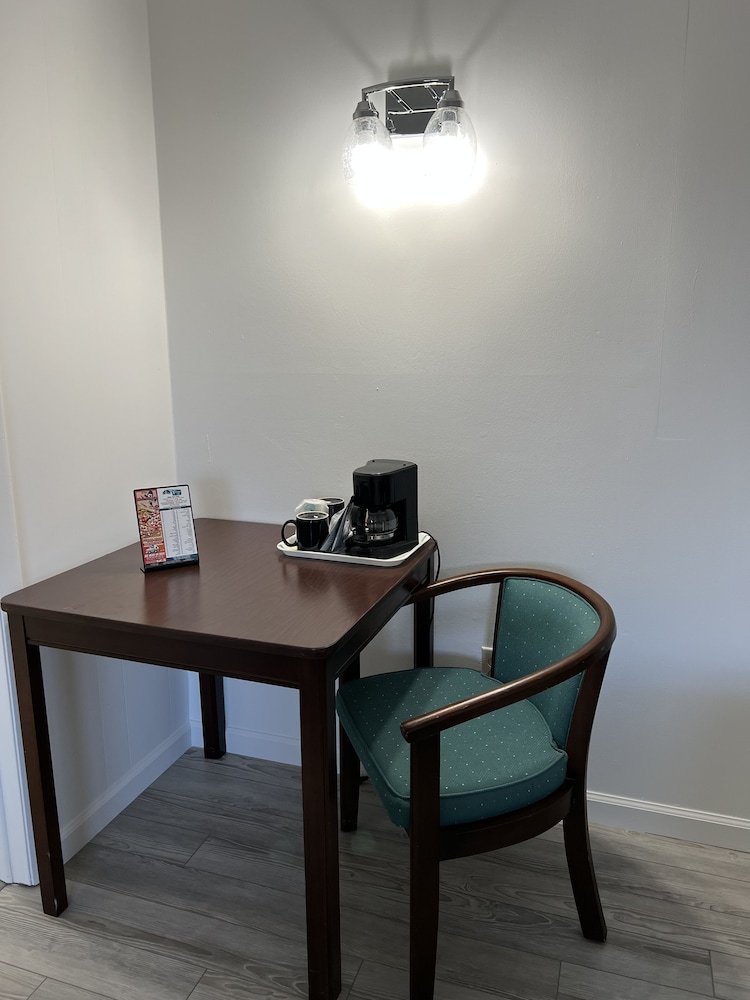 Voyager Inn 29/31