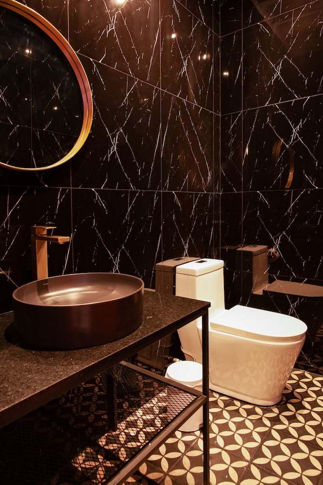 Hemma Suites 49/50