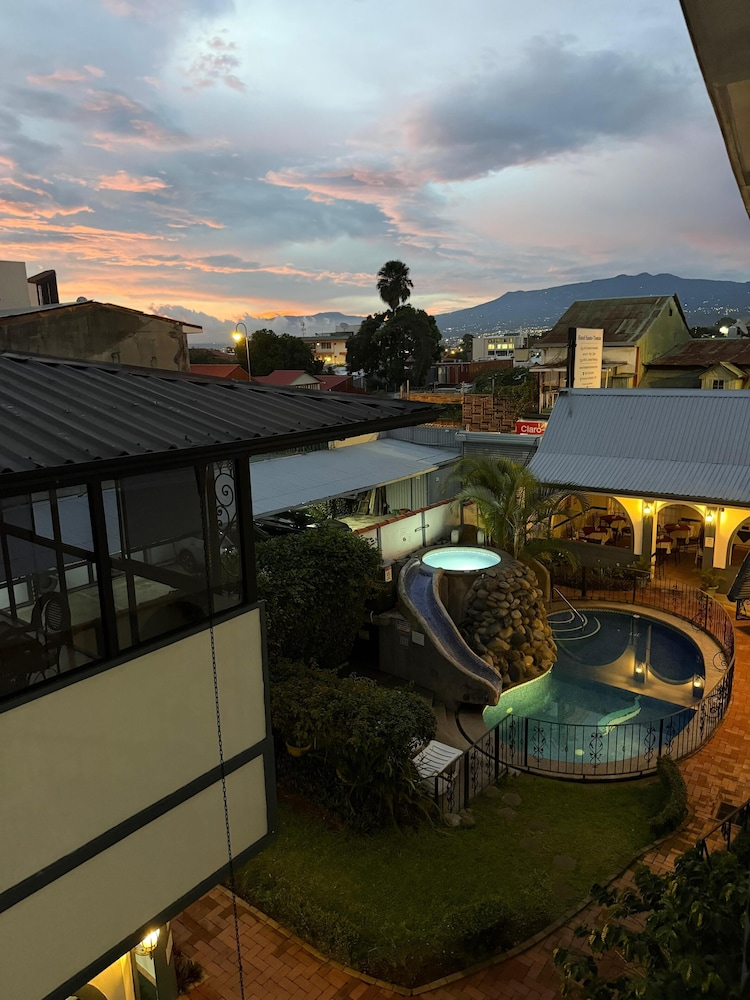 Hotel Casa Santo Tomas 55/58
