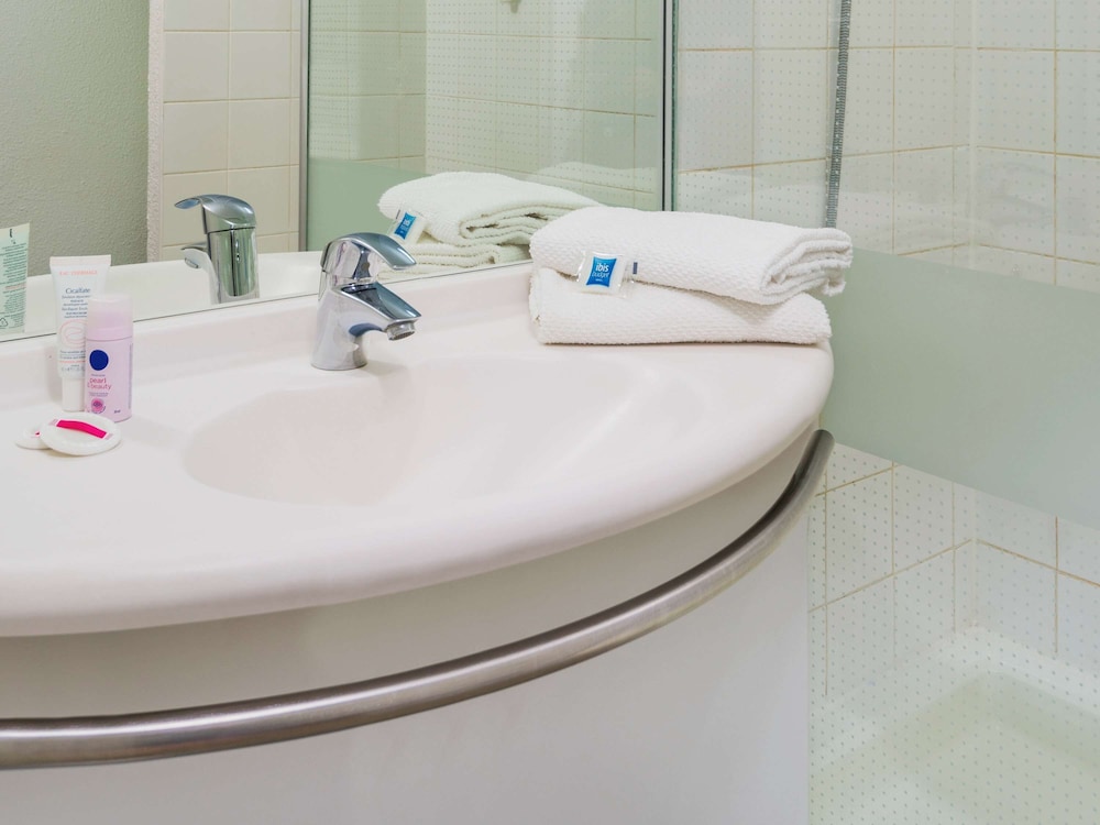 Ibis Budget Paris Porte D'aubervilliers 35/69
