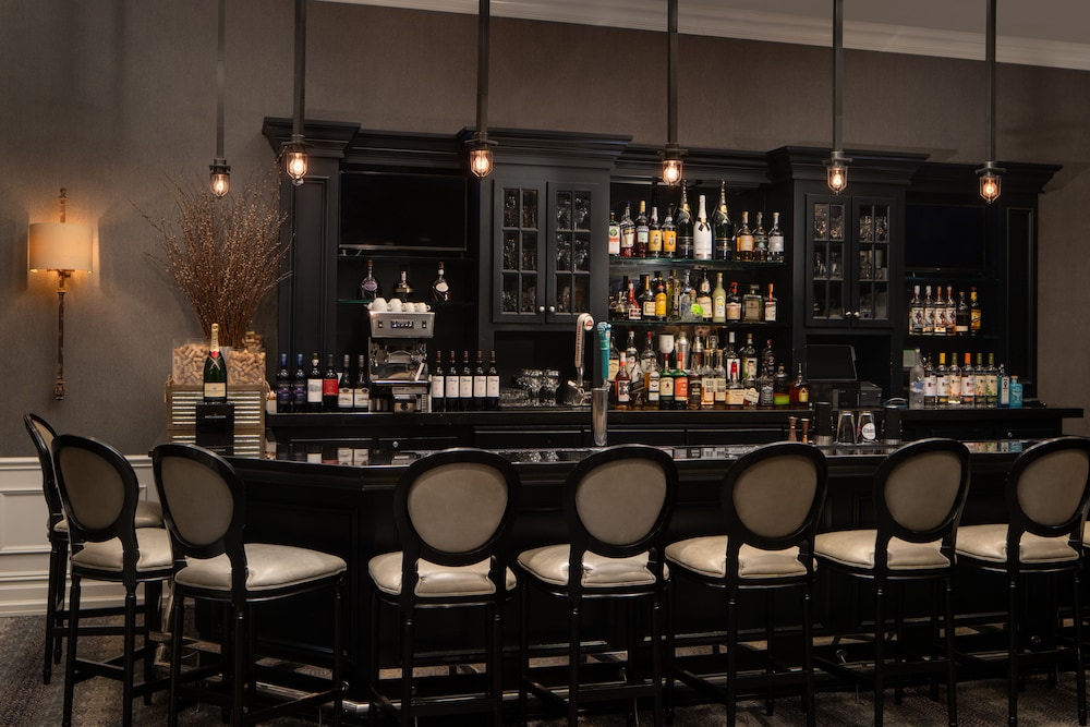 The Manhattan Club 54/76