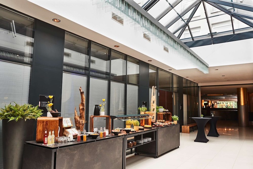 Steigenberger Airport Hotel 6/50