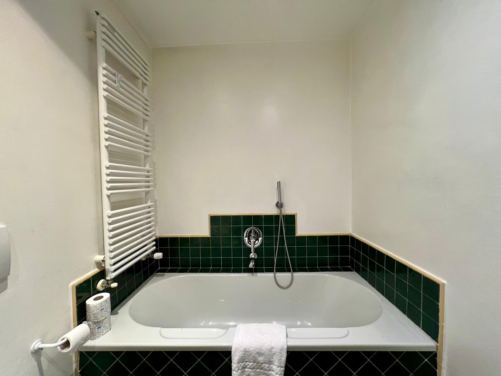 فيلا كلاسيكية بإطلالة على الحديقة، Le Serre Suites and Apartments 8/8