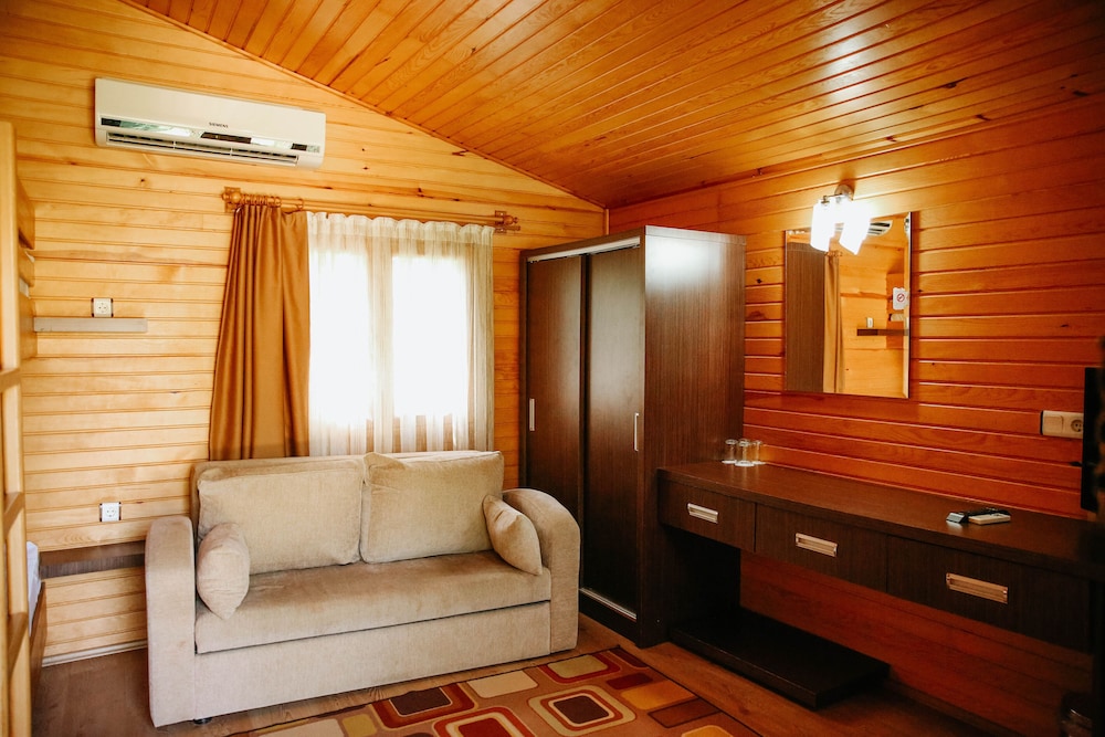 Canada Hotel & Bungalows 23/50