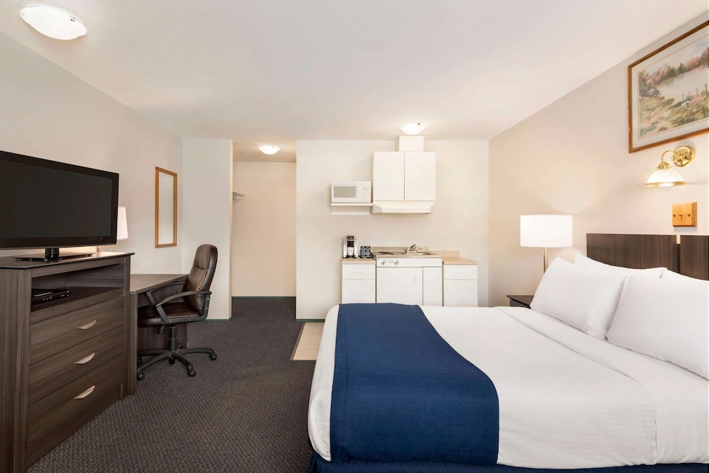 Travelodge By Wyndham Mcbride 18/45