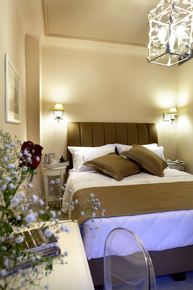 Sweet Home Hotel 30/75