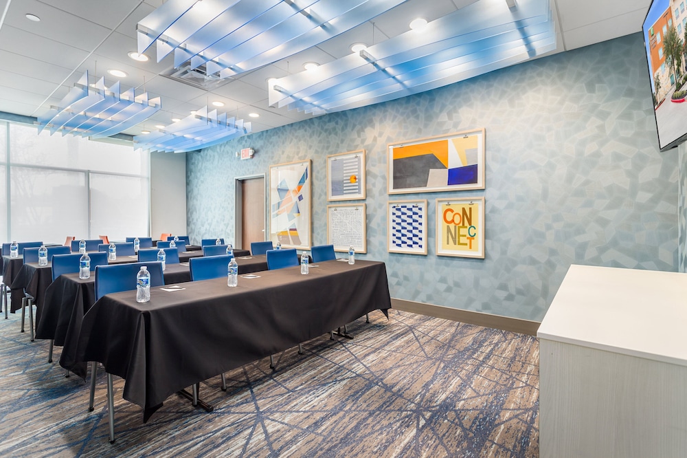 Holiday Inn Express Suites Houston Nw Cypress Grand Pky 54/63