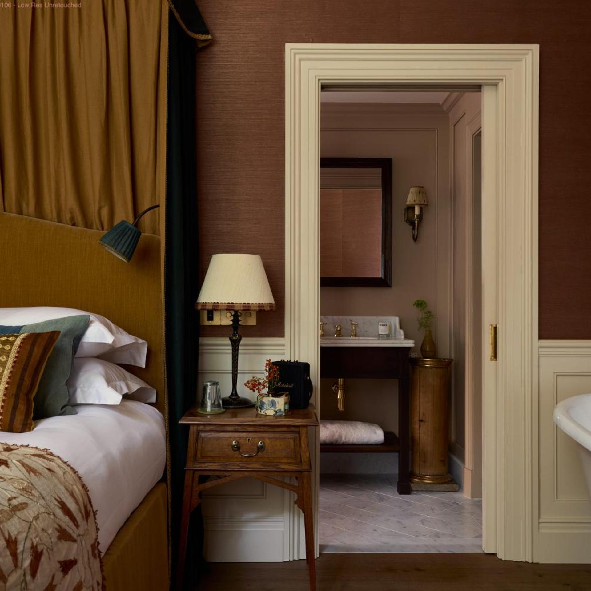 GRANGE BLOOMS HOTEL 50/50
