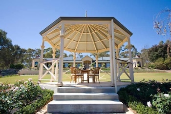 BRICE HILL COUNTRY LODGE 7/15