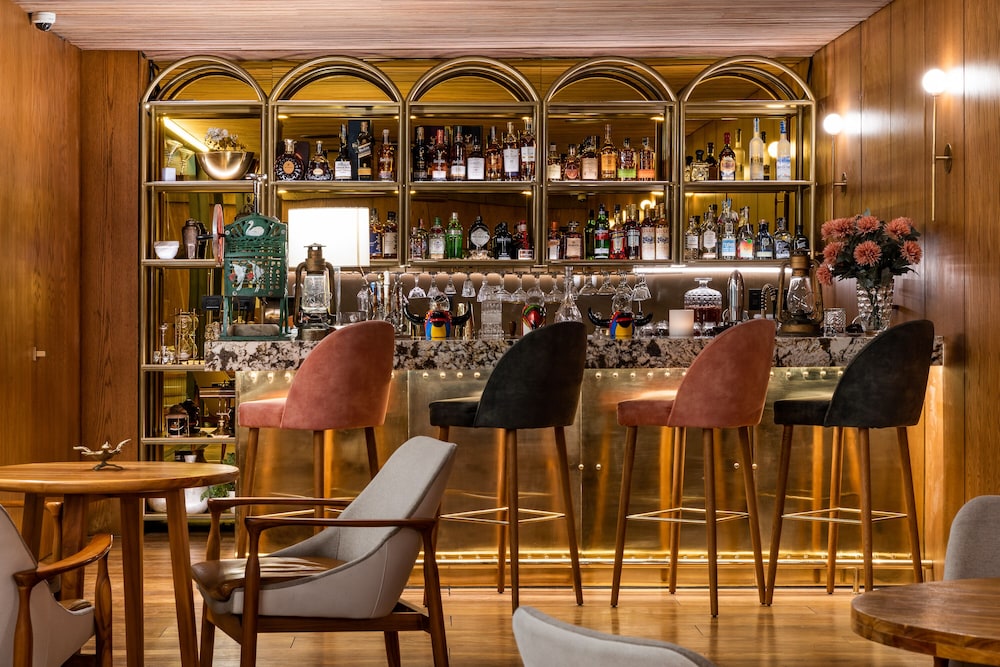 Elcielo Hotel and Restaurant 40/56