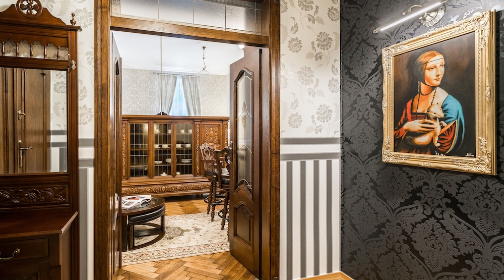 Exclusive Royal Apartments 4/34