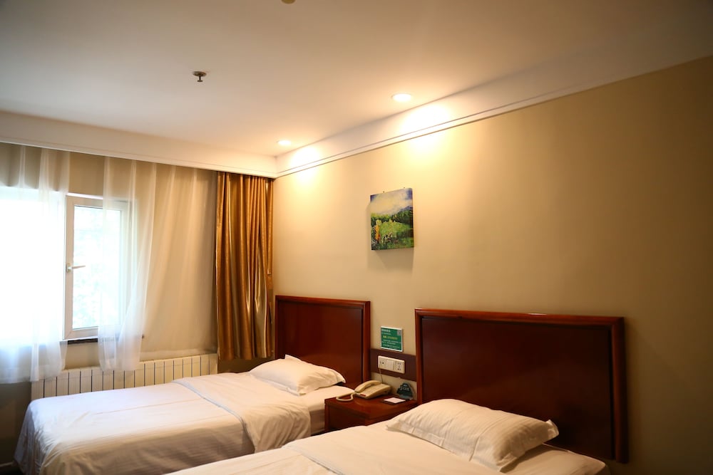 Greentree Inn Beijing Guangmingqiao Express Apartment Hotel 5/23