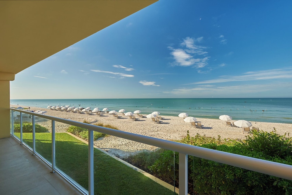 Edgewater Beach Hotel 59/64