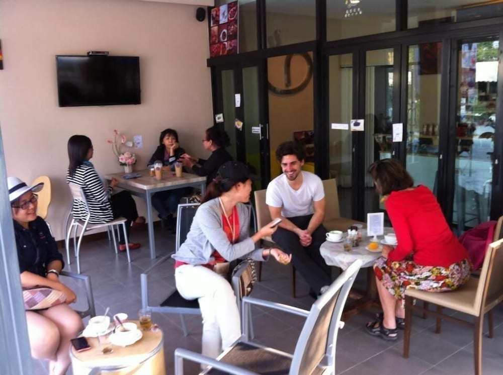 U Dee Room & Coffee 33/38